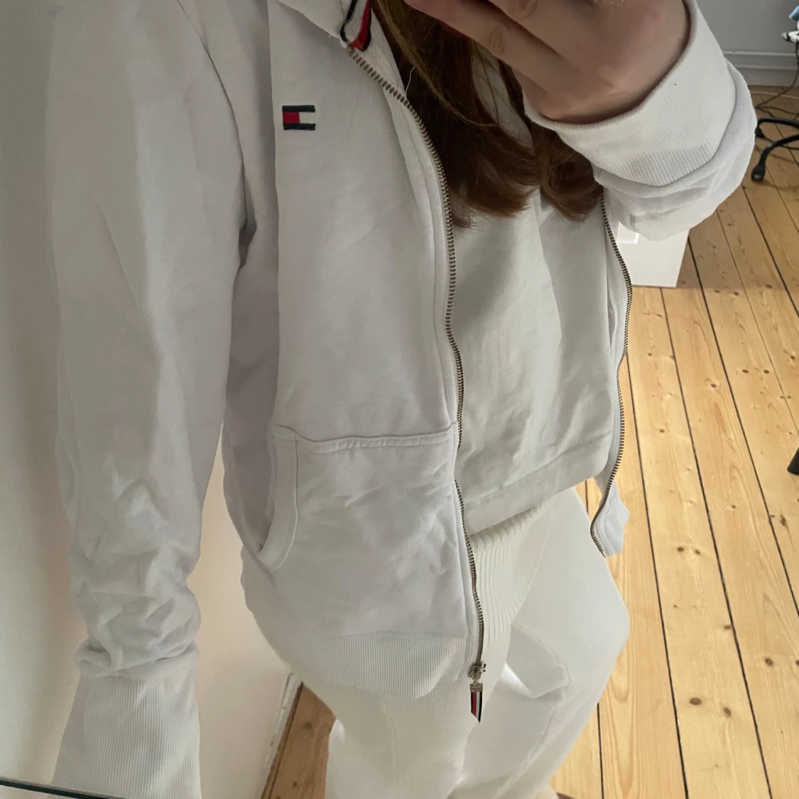 Vit snygg hoodie  - 90