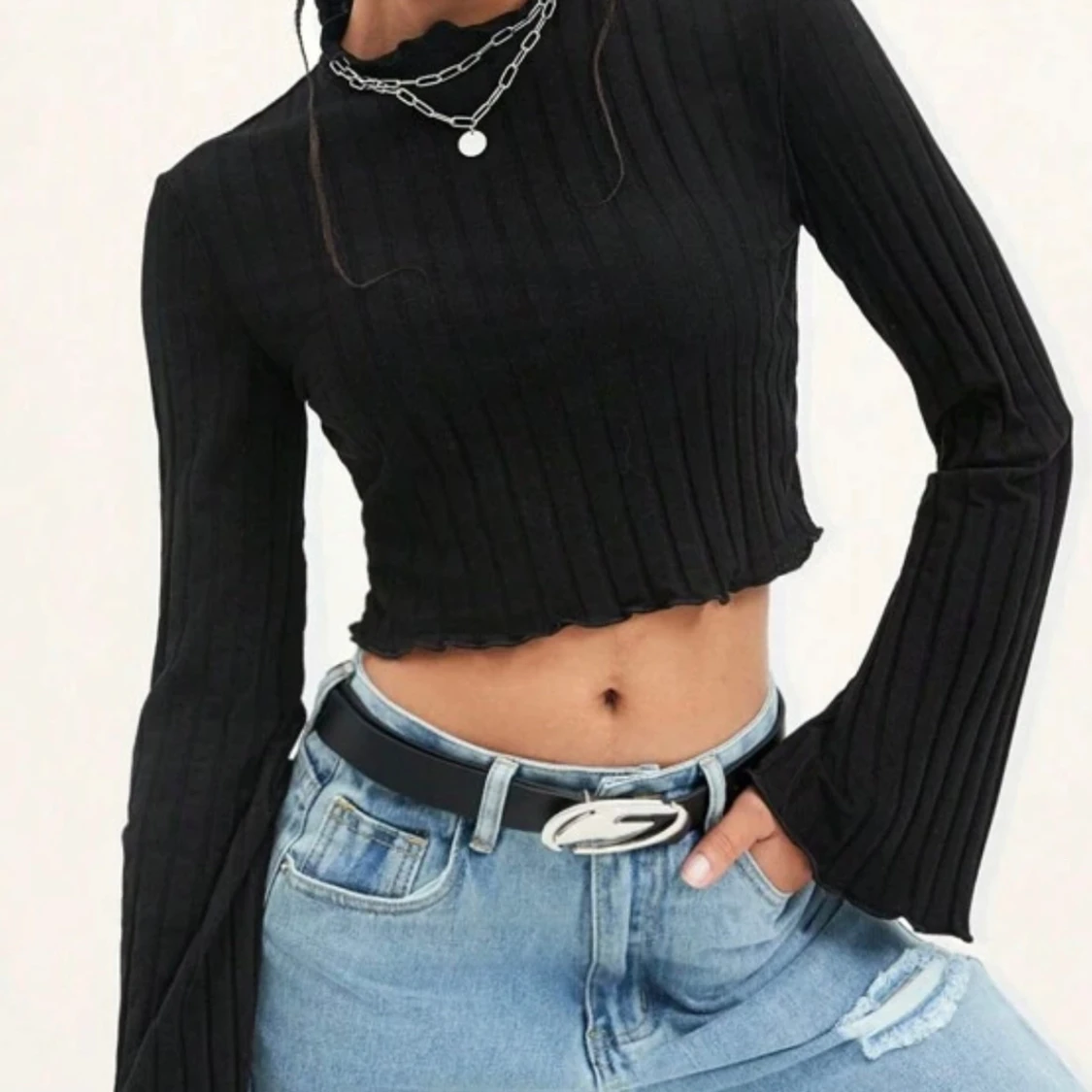 Svart ribbad croppad tröja