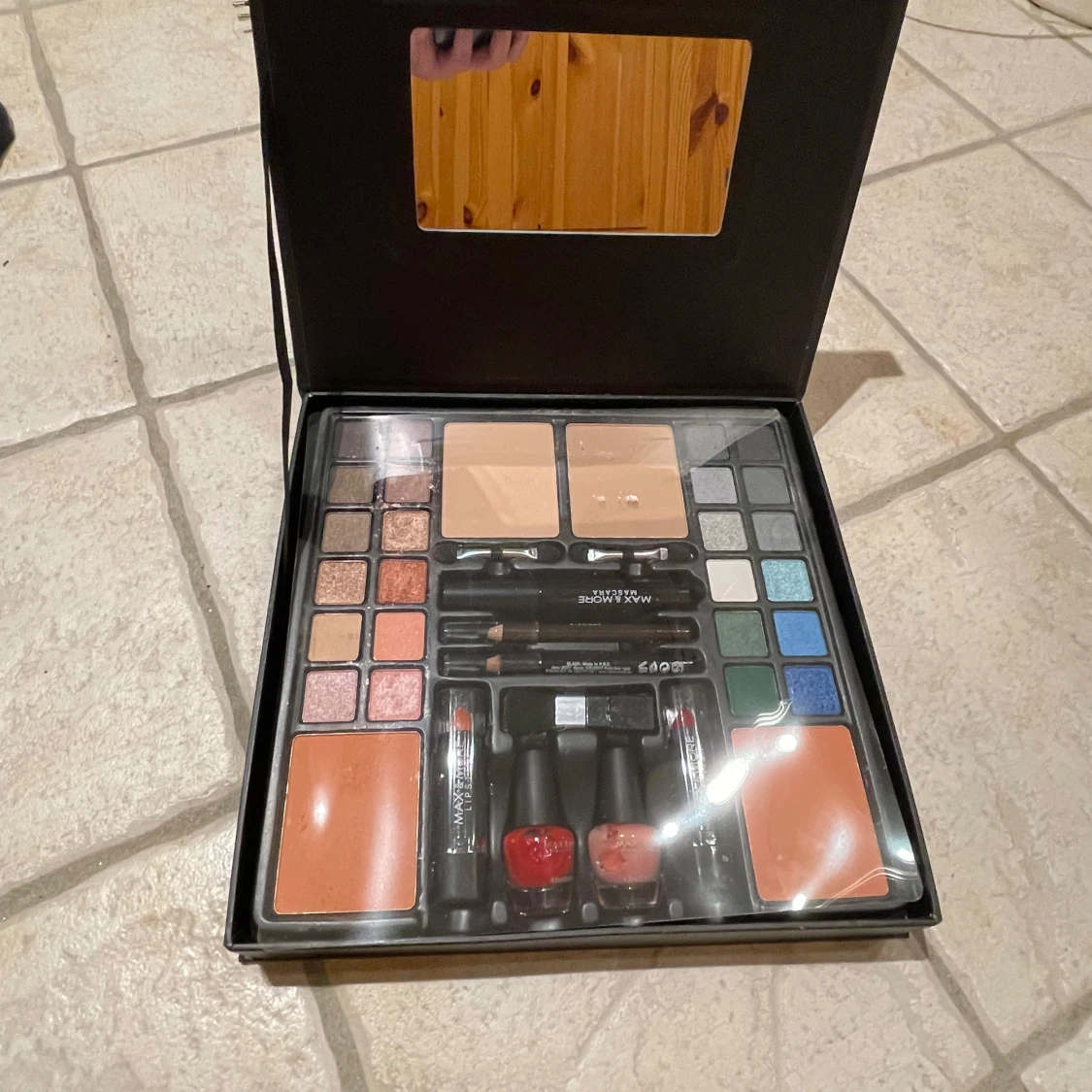 Makeup-set från Max & More - 92