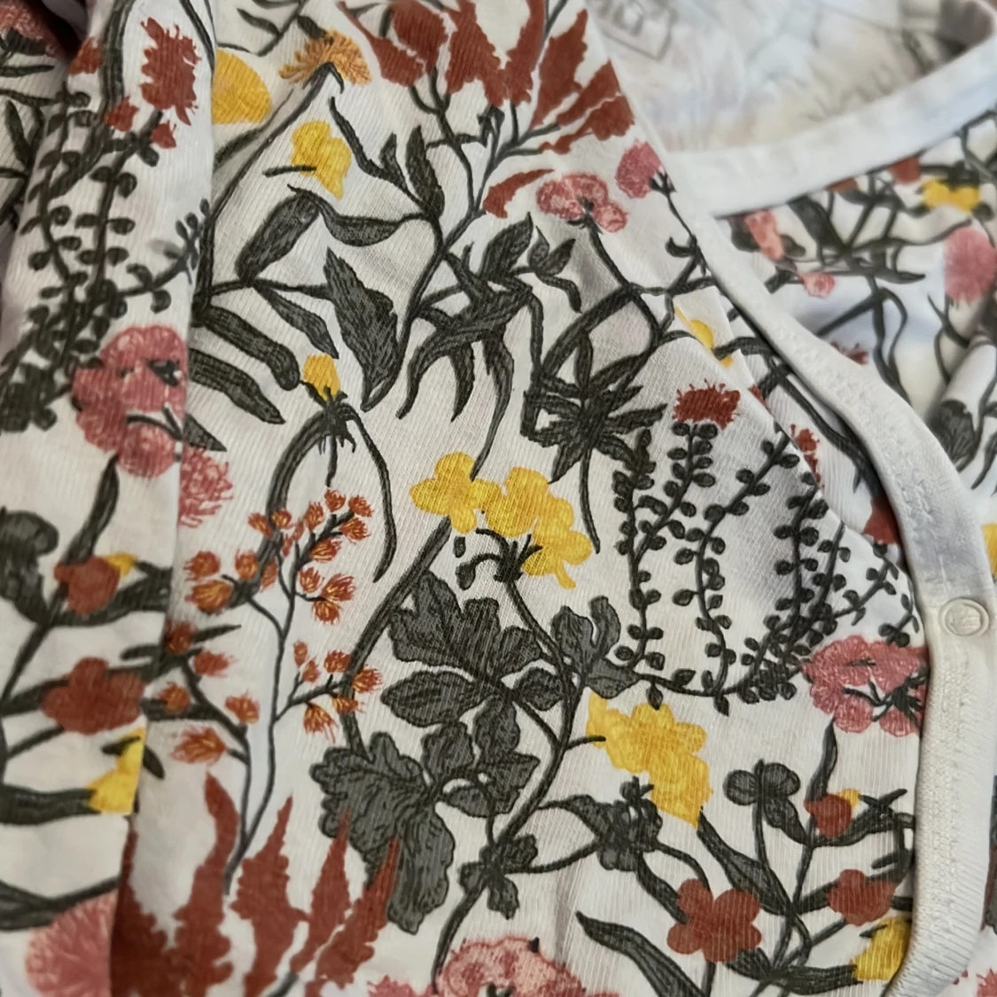 Blommig omlottbody från SRN HLT - 90