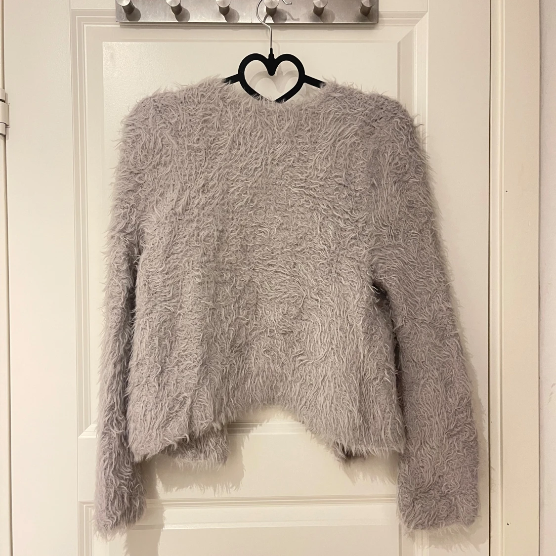 Grå fluffig kofta - 90