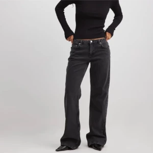 Nakd jeans - Jätte snygga jeans från nakd, har klippt av dom men dom är fortfarande långa på mig dom är 167