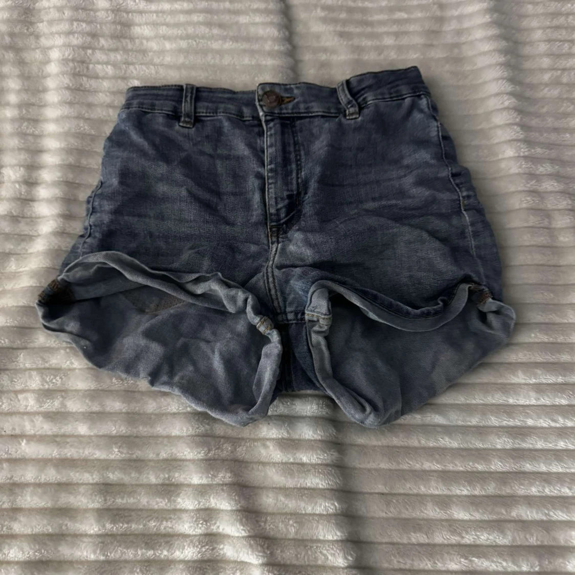 Blå jeansshorts