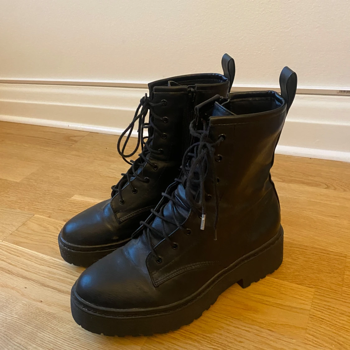 Svarta boots med snörning - 90