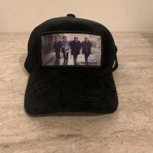 Maggiore keps ”the beatles” - Maggiore keps använder inte längre så säljer den. Nypris 800kr Mitt pris 200kr. Inga fläckar eller märken på den. Om det är något bara skriv.