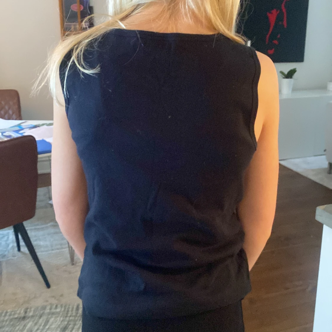 Svart linne med blått mönster - 3