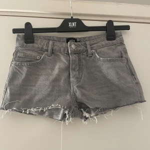 Grå jeansshorts  - Grå jeansshorts från Lager 157 som inte längre säljs💞