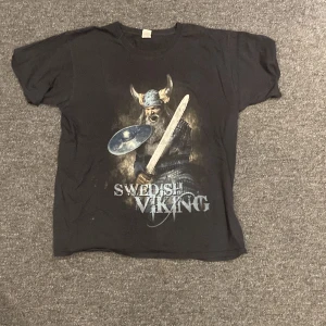Viking t shirt - Skön t shirt med viking tryck aldring använd