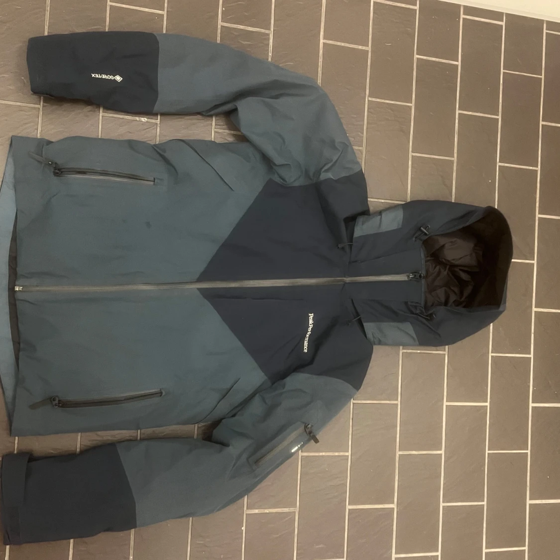 Blå jacka från Peak Performance