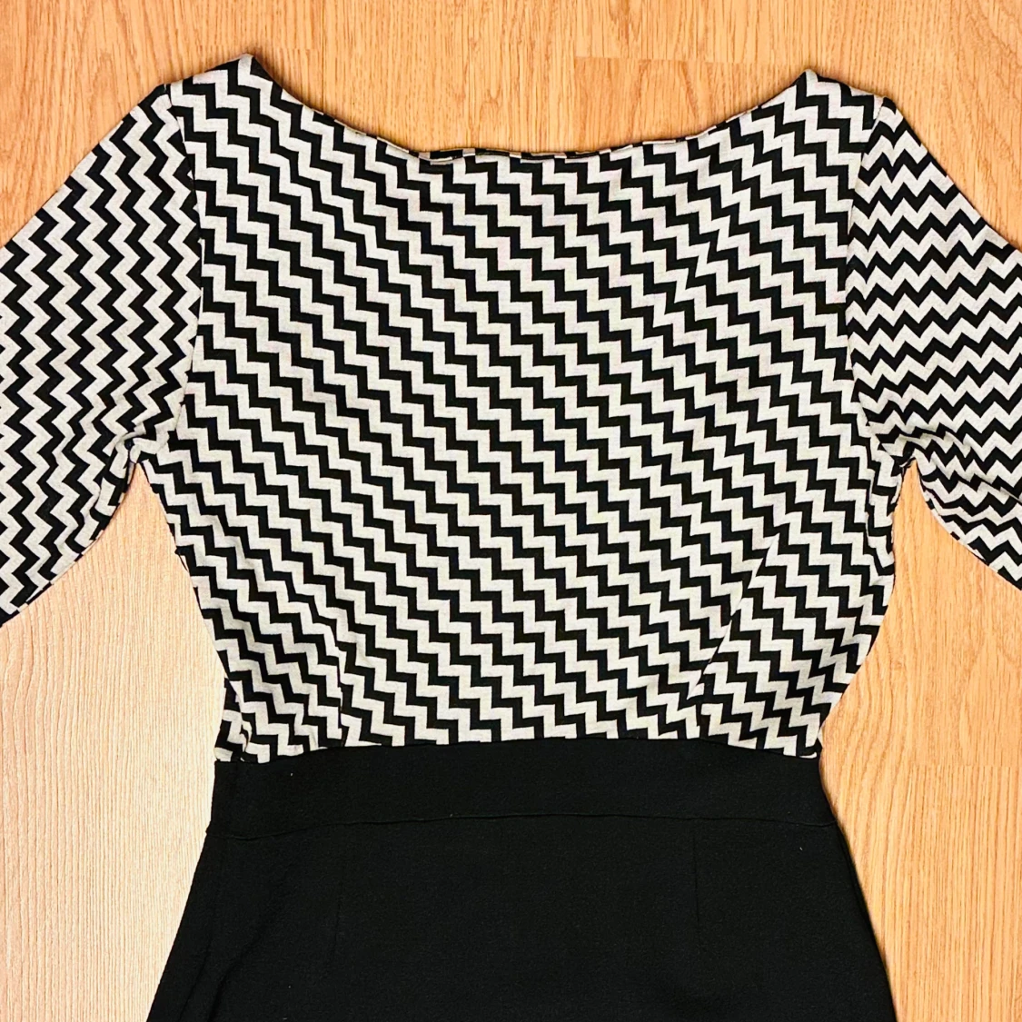 Elegant svart och vit vintageklänning från Sir Oliver - 4