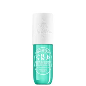 Sol de Janeiro Brazilian Crush Cheirosa 39 - Fräsch doftspray från Sol de Janeiro i en turkos flaska med vit kork. Doften kombinerar kokoskräm och rostad pralin, perfekt för både hår och kropp. En tropisk och söt doft som ger en känsla av sommar och strand. Denna säljs inte längre, har använt upp ungefär 1/3 av parfymen så ungefär 60 ml kvar av 90💗💗 Pris går att diskutera!!