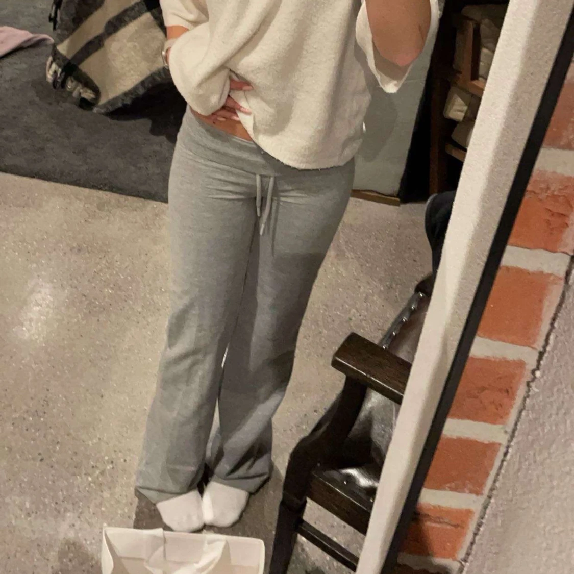 Grå mjukisbyxor med snörning