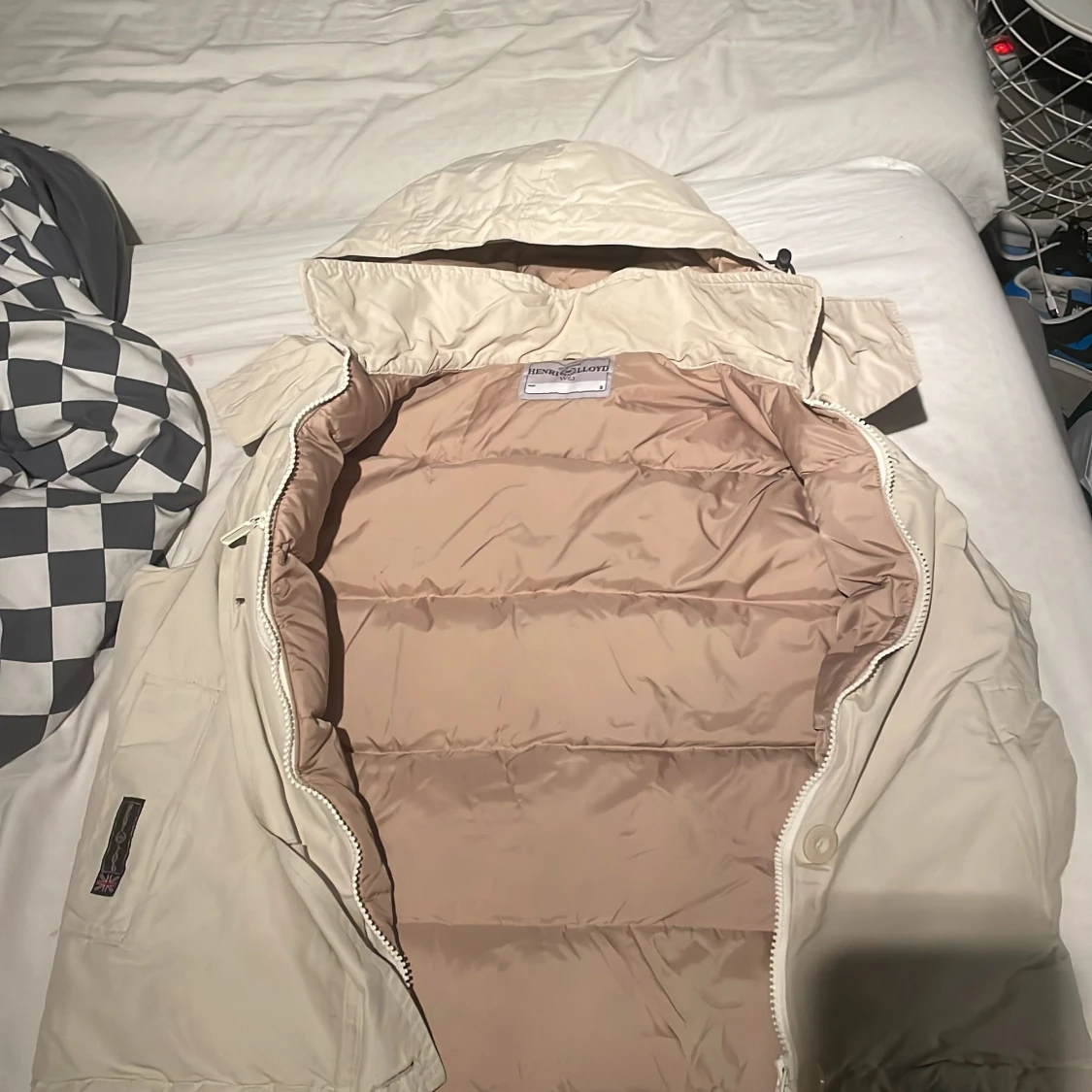 Beige dunväst med huva - 3