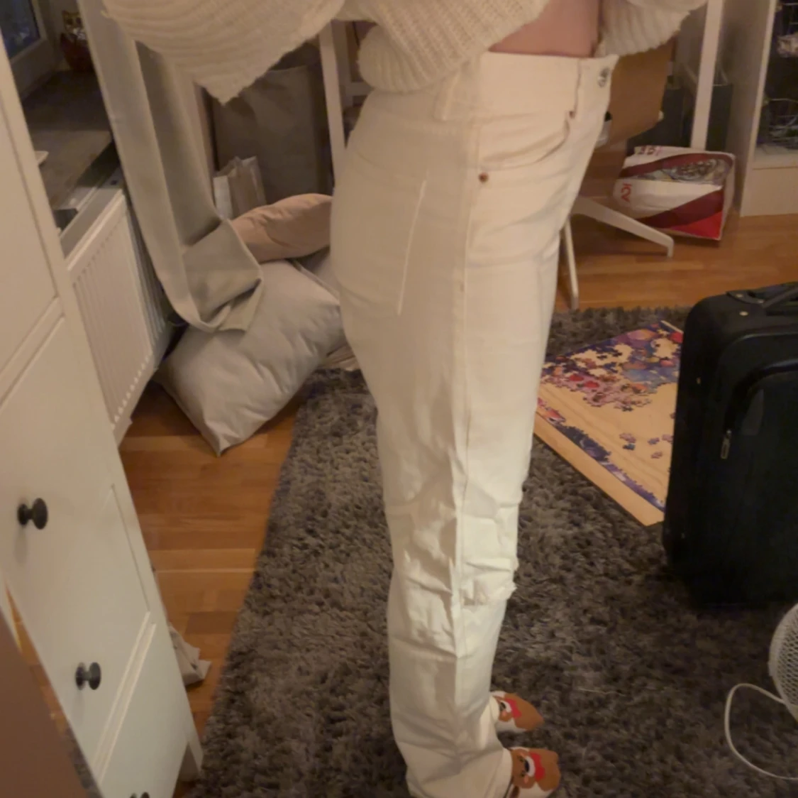 Vita jeans med slitningar - 1