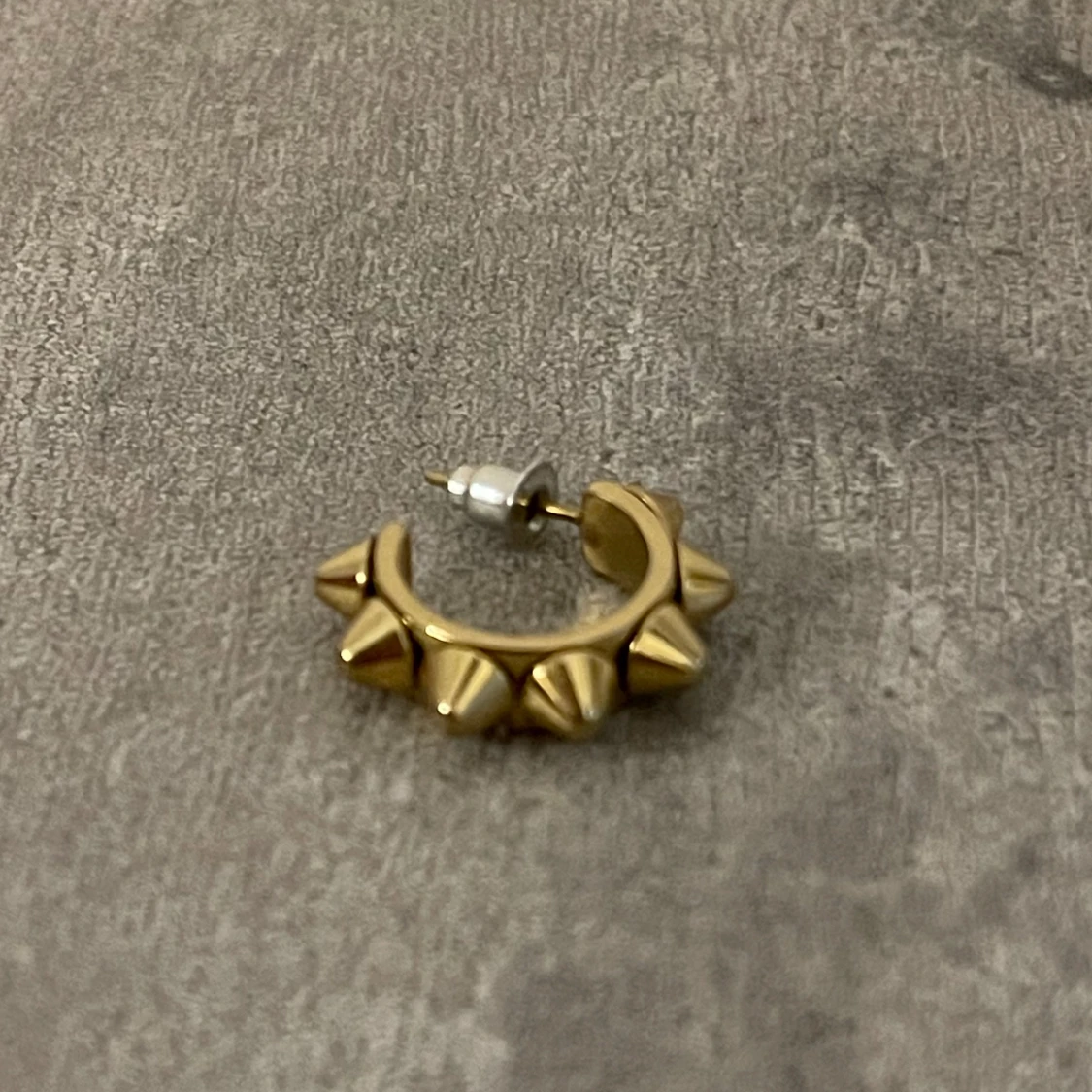 Edblad örhänge med nitar - 1