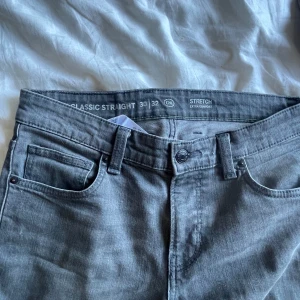 Slim stretch jeans - Säljer dessa sköna jeans då det är för korta för mig, ett par riktigt sköna och snygga jeans som har en bra passform. 