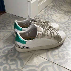 Zara skor - Fina zara skor🥰 använda ett fåtal gånger så i väldigt fint skick!