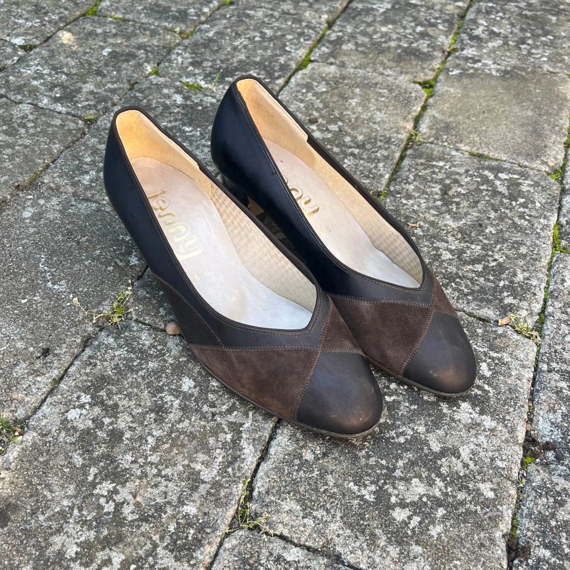 Mörkbruna klackar  - 91