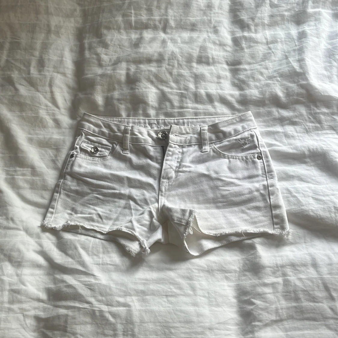 Vita jeansshorts från Lee - 90