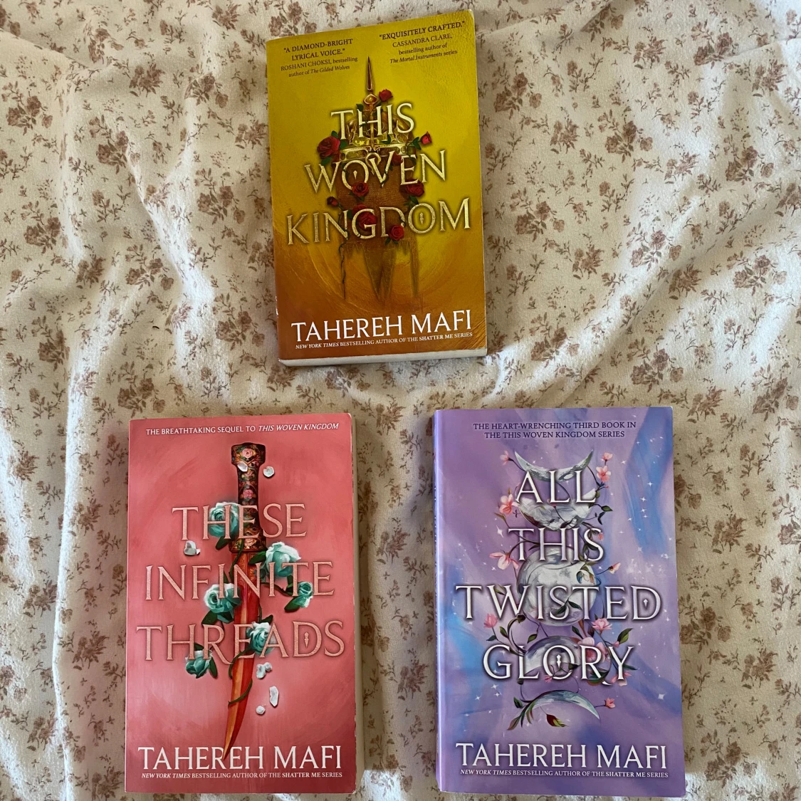 This woven kingdom series- Tahereh Mafi đ