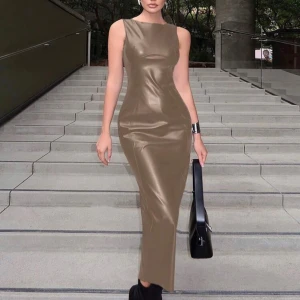 Skinnklänning - Helt ny klänning  Storlek s/m