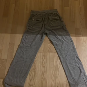 Grå juicy byxor💞 - Stl xs, hör av er vid frågor eller prisförslag 💞💞