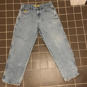 Butter goods jeans - Butter goods jeans bra skick överallt förutom vid benöppningen då de är lite slitna.