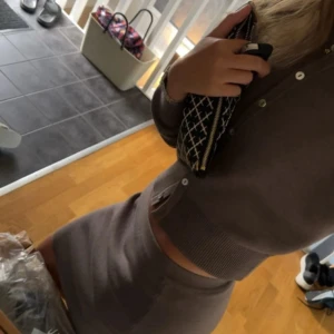 Slutsålt set från Gina Tricot  - Perfekt set till hösten, brunt stickat 