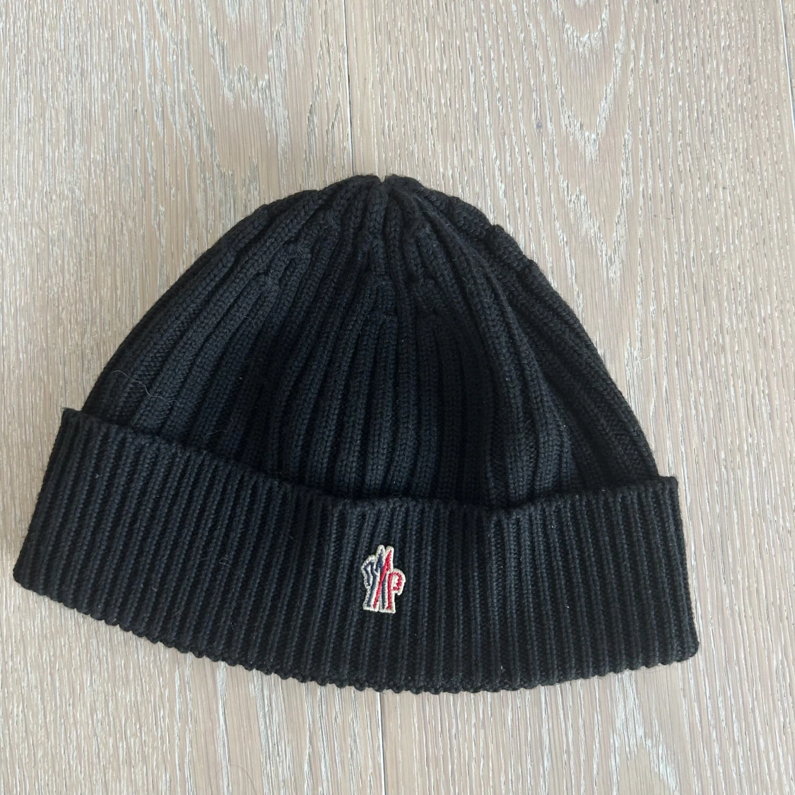 Moncler mössa