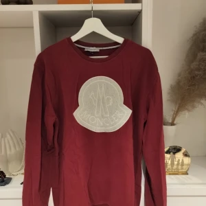 Moncler tröja - Bra skick inga defekt Passar en Large