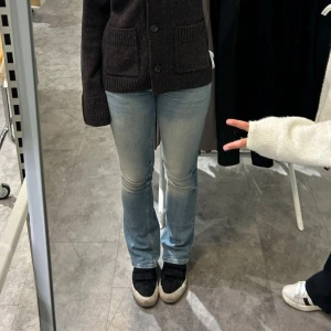 Ljusblåa jeans - Superfina lågmidjade jeans från Berskha! Inga defekter alls!🥰