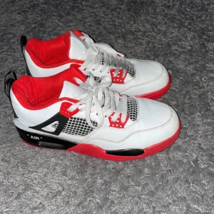 Jordan 4 mid  - Säljer dem då dem inte används 