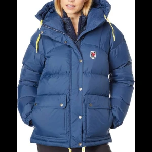 Fjällräven jacka - Lägger ut denna för att se om det är några som är intresserade av att köpa denna.!!                                  Modell: Expedition Down Elite