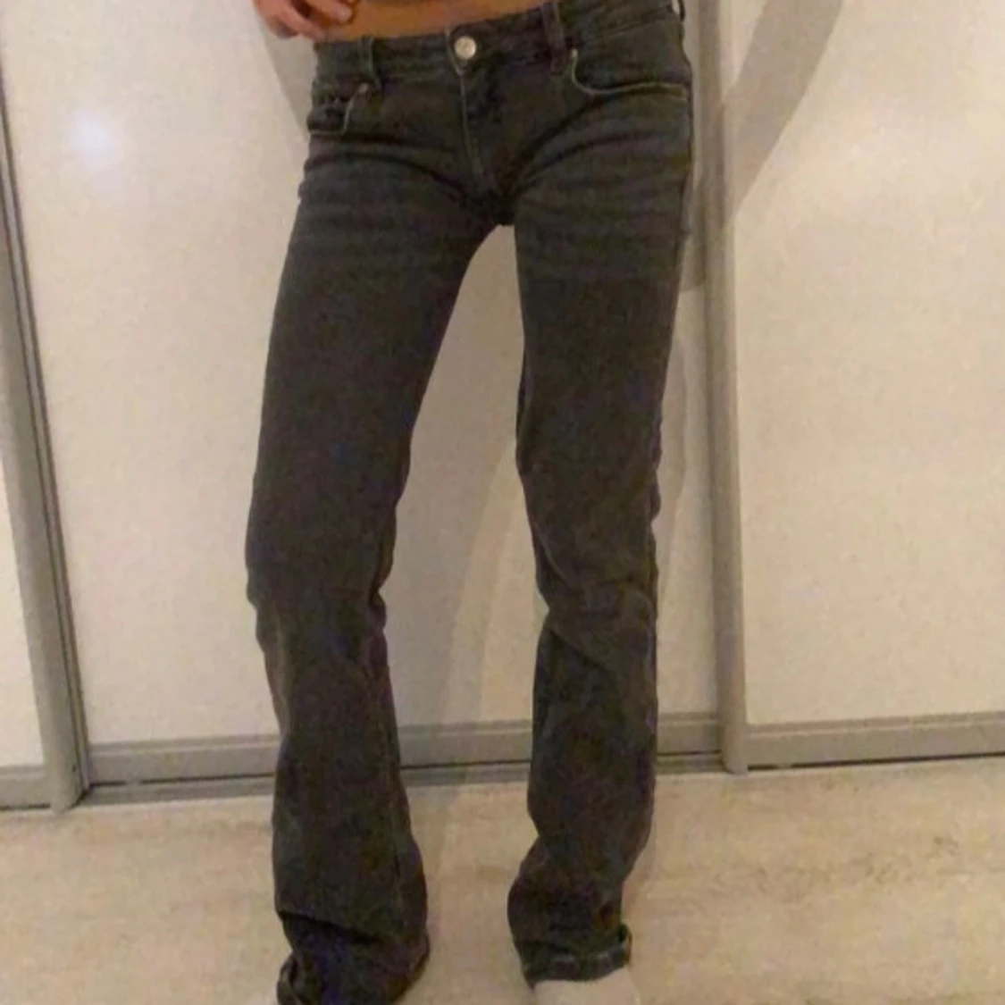 Grå jeans med låg midja - 91