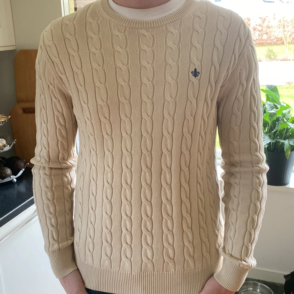 Beige kabelstickad tröja från Morris