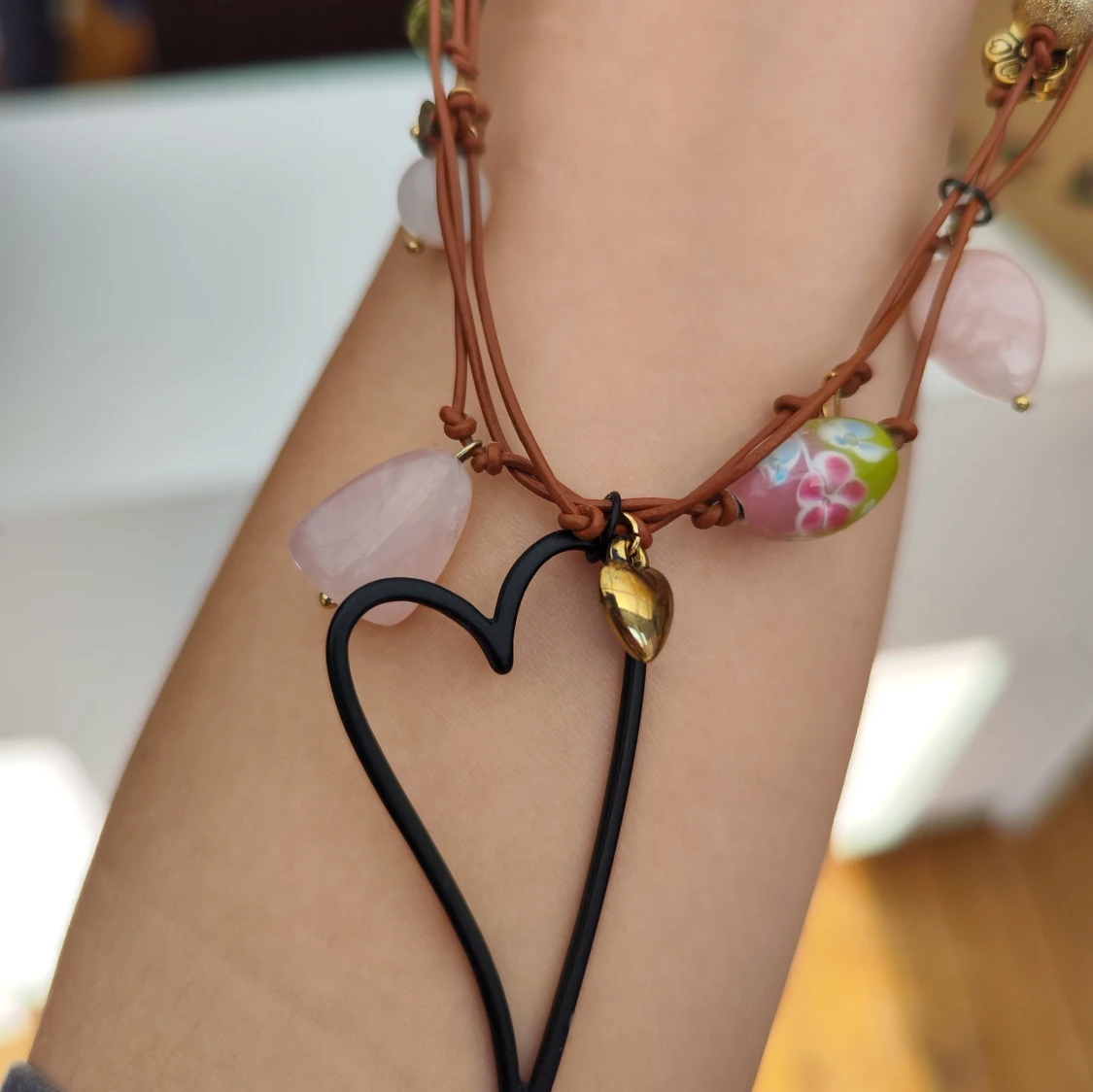 Halsband med hjärta och pärlor