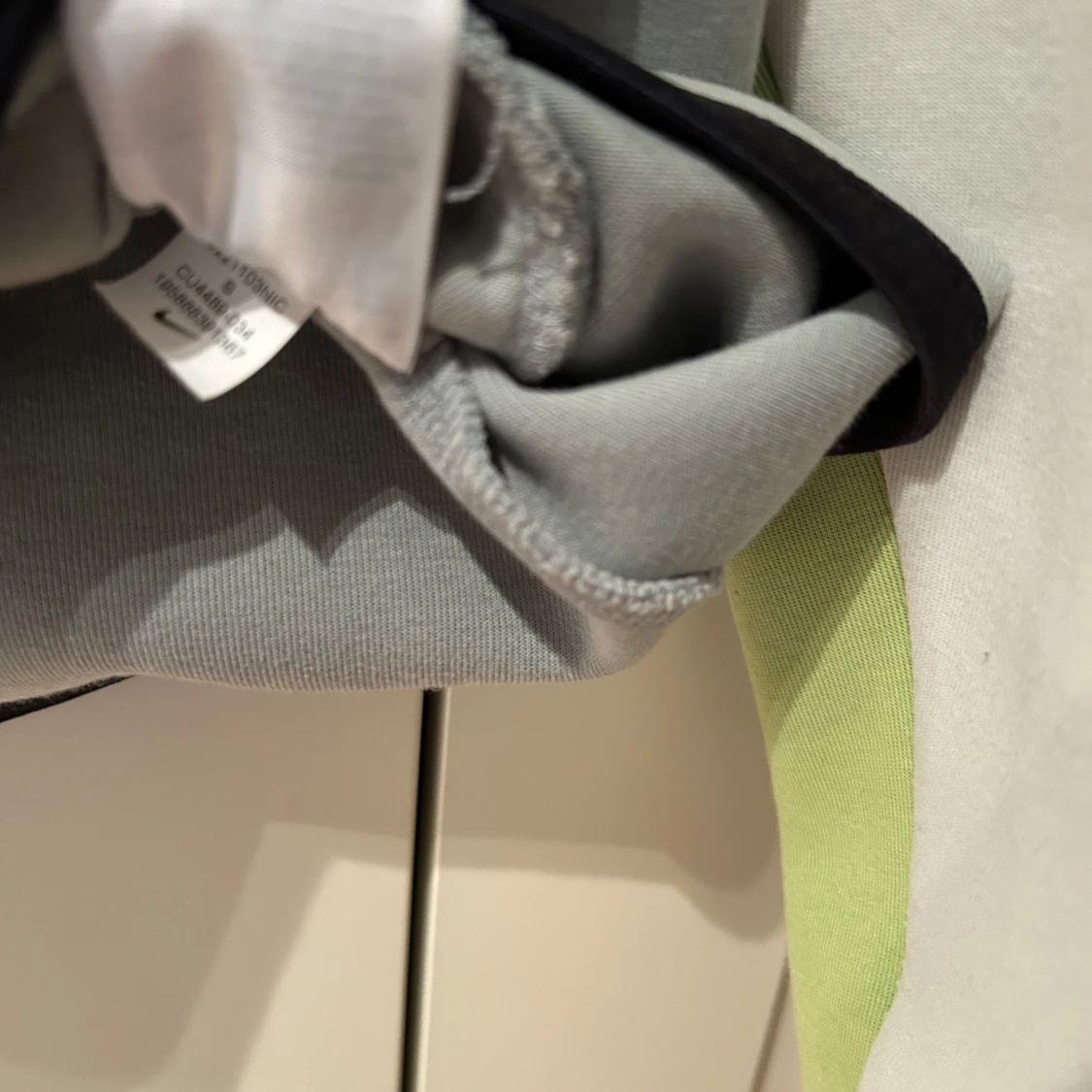 Grå och vit jacka från Nike - 1