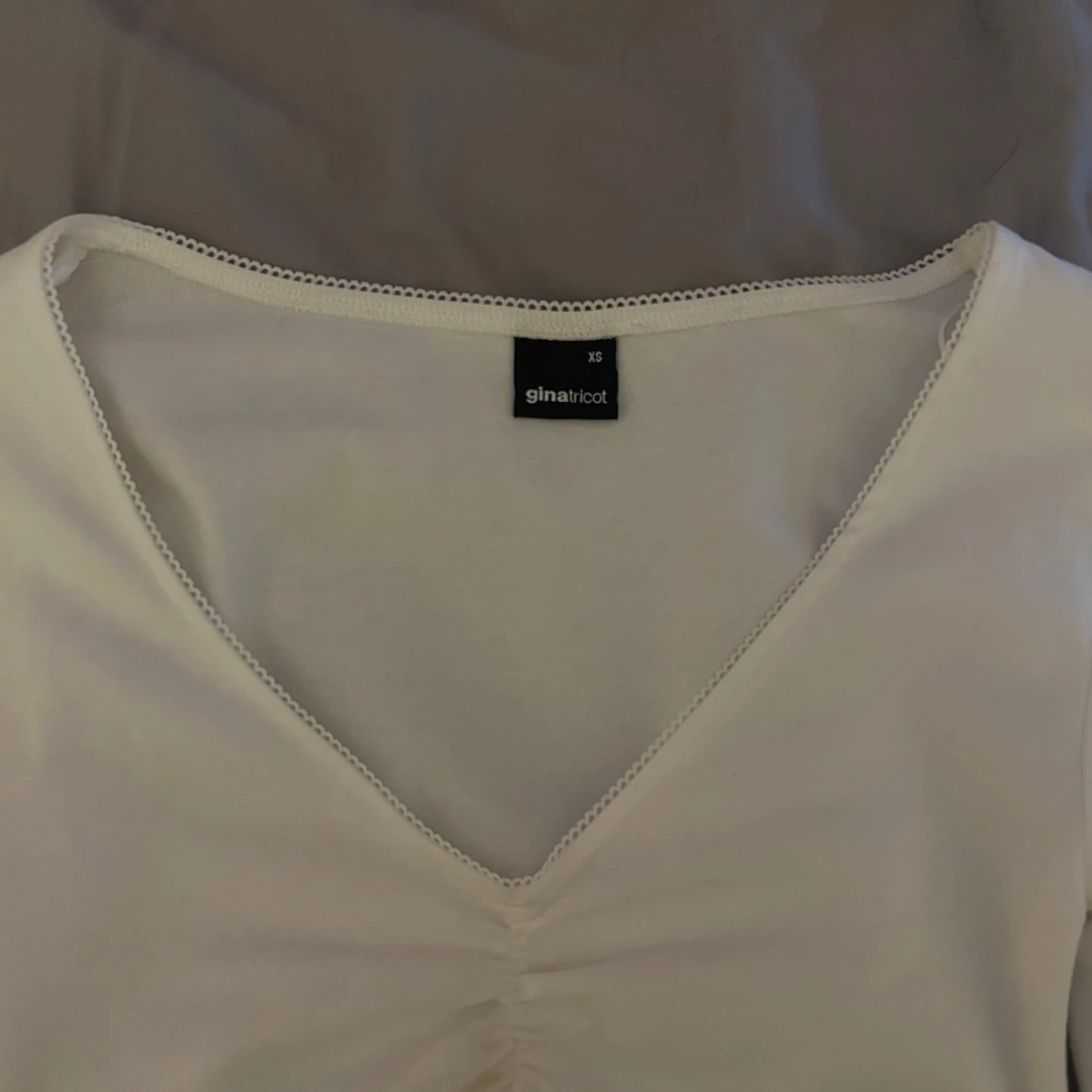 Vit långärmad topp från Gina Tricot - 1