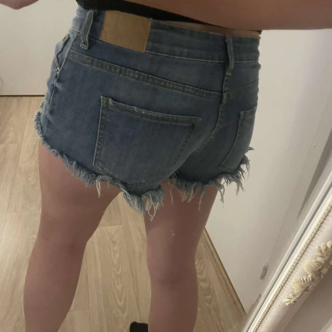 Blå jeansshorts med knappar - 1