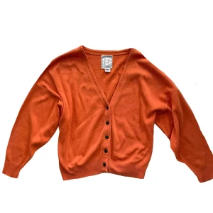 Vintage orange baggy kofta - Har ett igensytt hål se sista bilden, storlek m-L