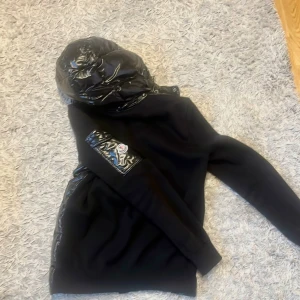 Moncler cardigan  - En ny moncler cardigan knappast använd och riktig 
