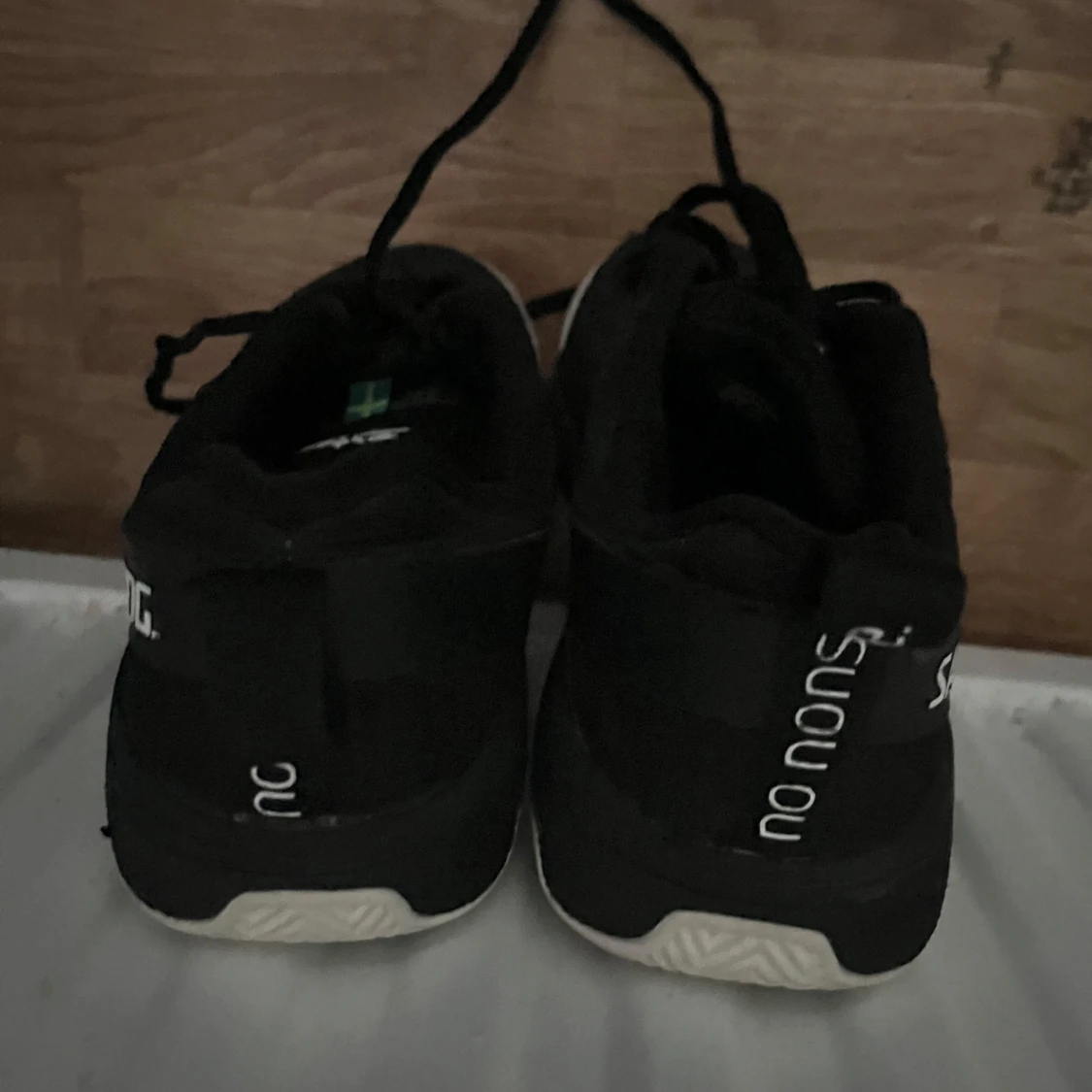 Svarta sneakers från Salming - 1