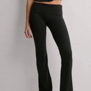 Nelly yogapants - Säljer dessa yogapants från Nelly i storlek xs, fint skick🩷