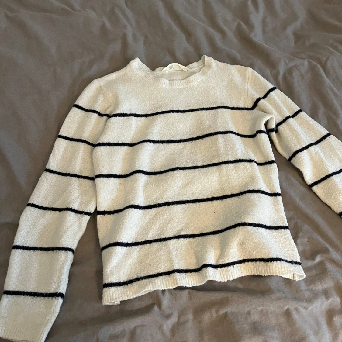 Vit och svart randig tröja från H&M