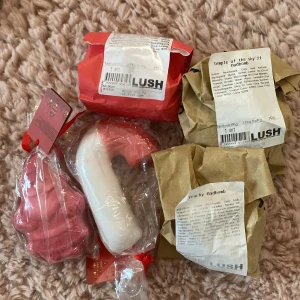 Samling av badbomber och badbubblor - En härlig samling av badbomber och badbubblor . Säljs då jag ej har ett badkar längre. 10kr st är priset är flexibelt vid köp av fler.