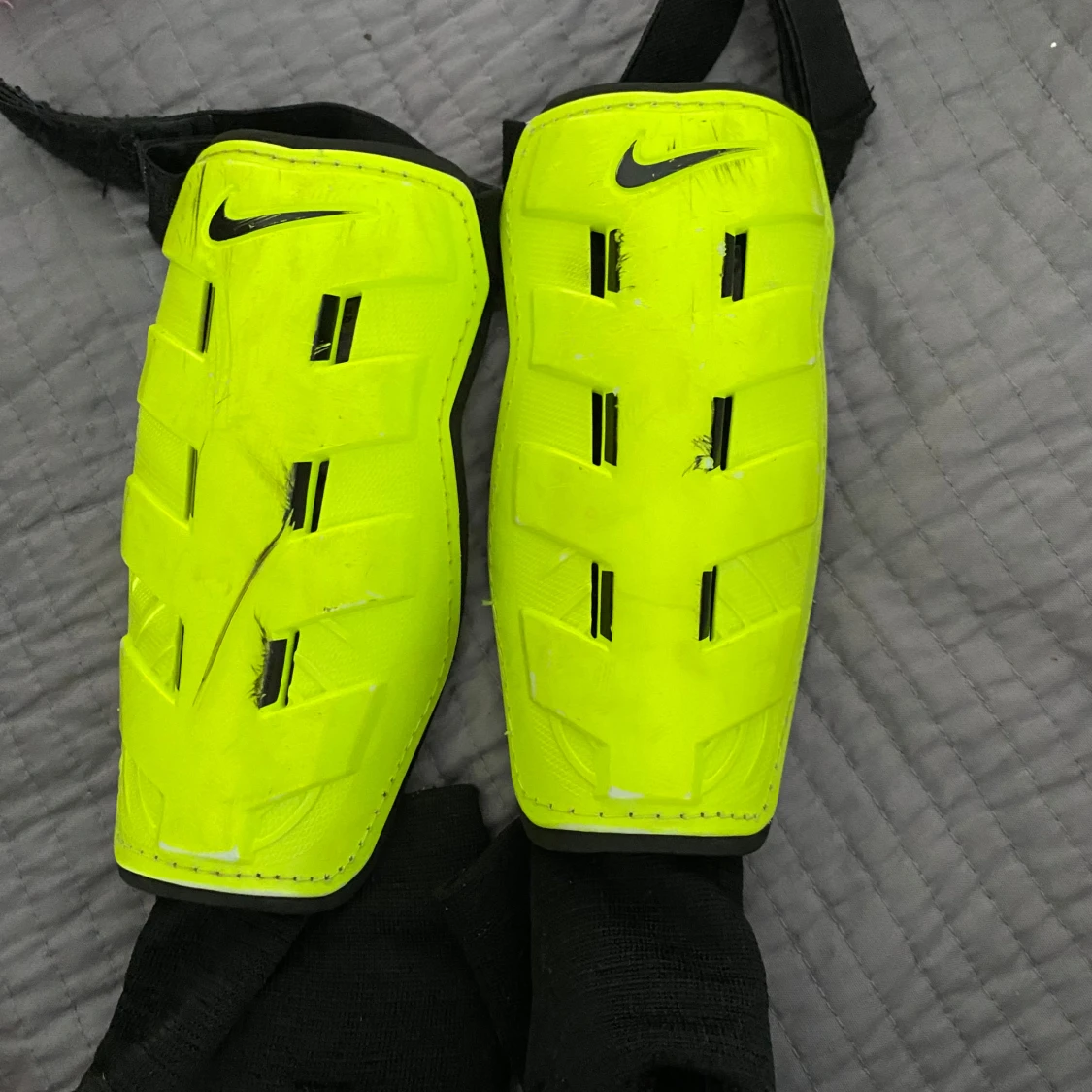 Footboolskydd.  - 91