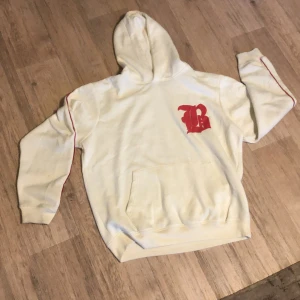 Tröja - Bra tyg bra skick bra för de kalla vädret👍