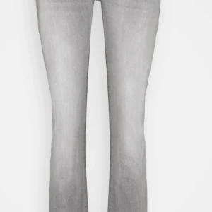 Ltb jeans i modellen Valerie!☺️ - Ltb jeans i modellen Valerie. Köpte på plick men passade tyvärr inte mig! Inga defekter där av priset!☺️