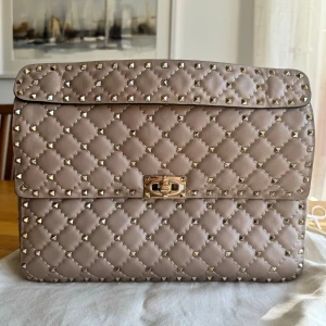 Valentino garavani large rockstud spike - Kvitto och dustbsg från vc medföljer