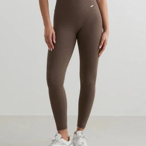 Aimn Macchiato Ribbed  - Snygga tight, sitter perfekt men kommer inte till användning . 